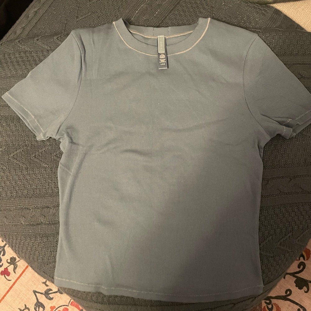 SKIMS Blue ribbed short sleeves top size Large